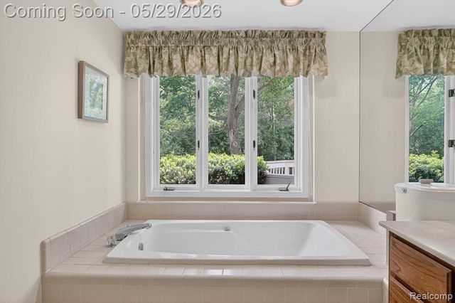 20308 Gary Lane, Livonia, MI 48152