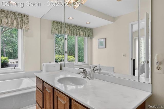 20308 Gary Lane, Livonia, MI 48152