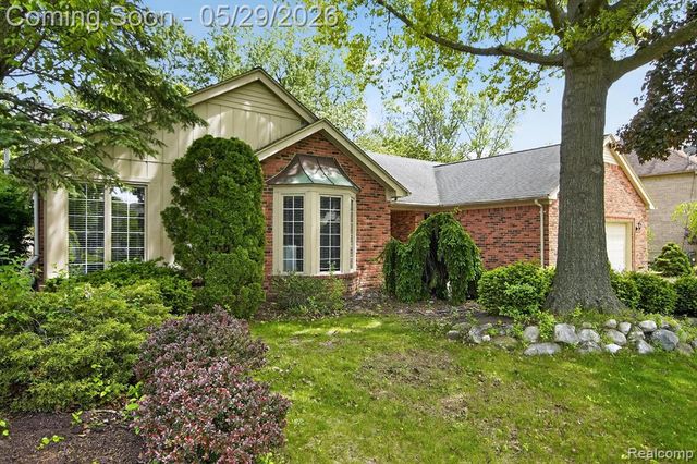 20308 Gary Lane, Livonia, MI 48152