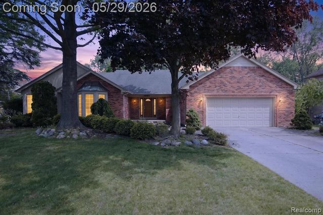20308 Gary Lane, Livonia, MI 48152