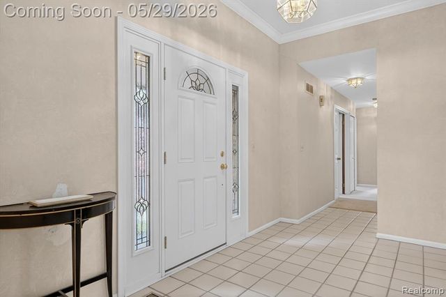 20308 Gary Lane, Livonia, MI 48152