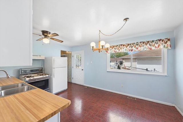 2942 W 76th Lane, Merrillville, IN 46410