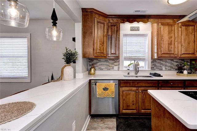 38 Parker AVE, Newport News, VA 23606