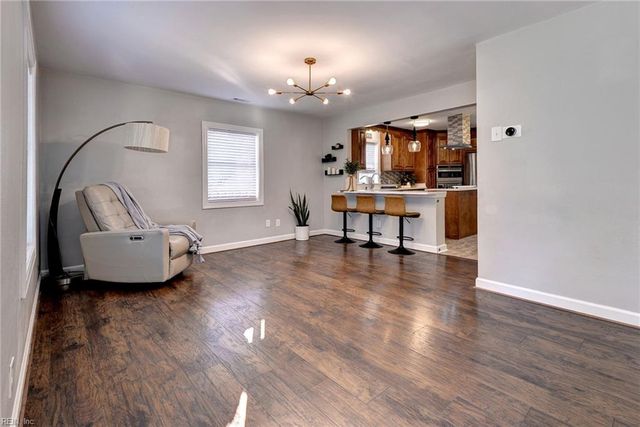 38 Parker AVE, Newport News, VA 23606