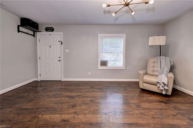 38 Parker AVE, Newport News, VA 23606