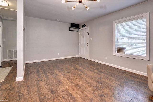 38 Parker AVE, Newport News, VA 23606