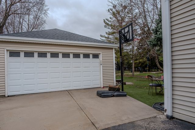 326 S Hudson Street, Westmont, IL 60559