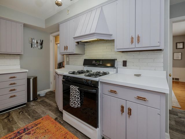 3419 Old Colony Road, Kalamazoo City, MI 49008