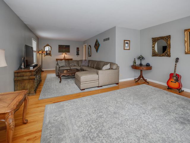 3419 Old Colony Road, Kalamazoo City, MI 49008