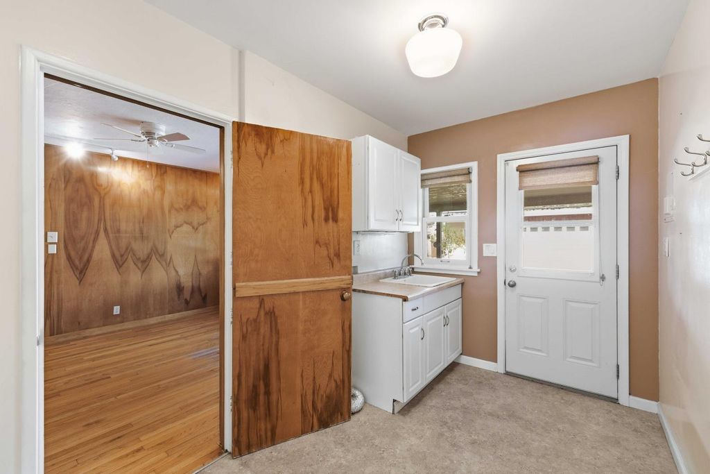 Image 18 of property listing at 1673 Union, Kingsburg, CA 93631