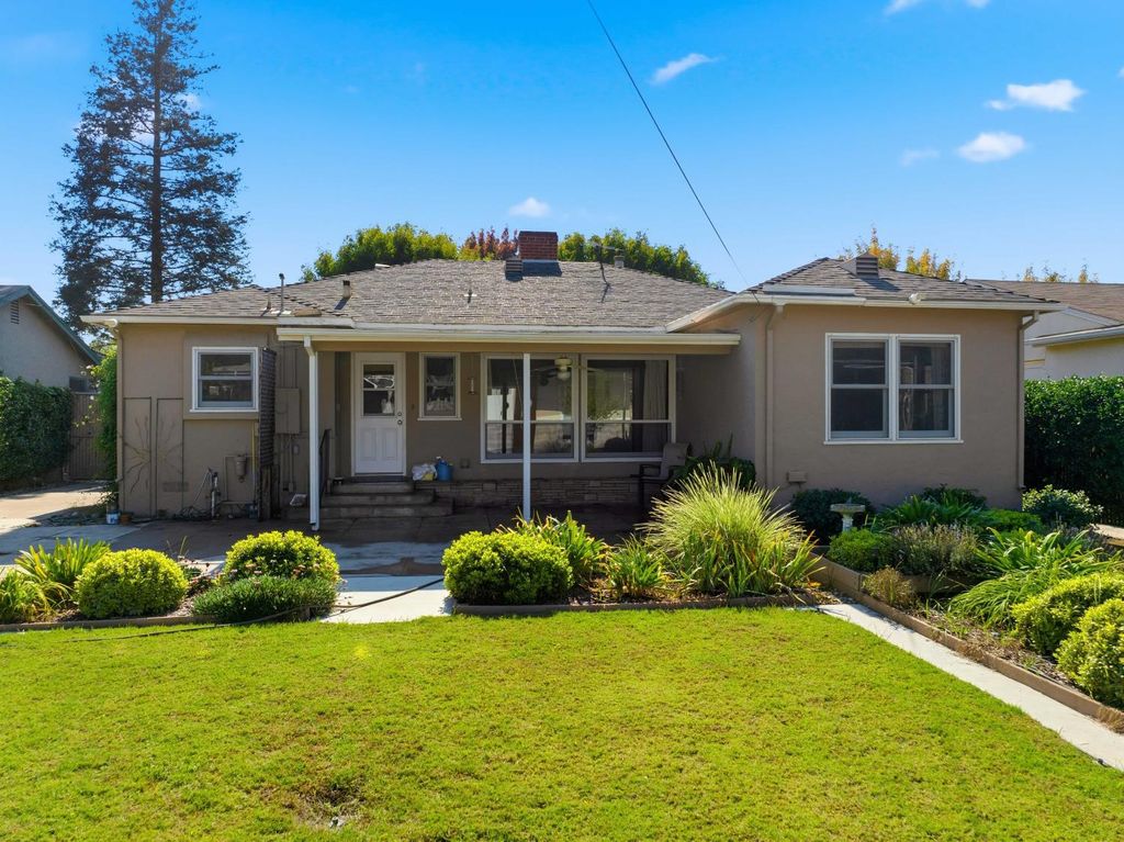 Image 19 of property listing at 1673 Union, Kingsburg, CA 93631