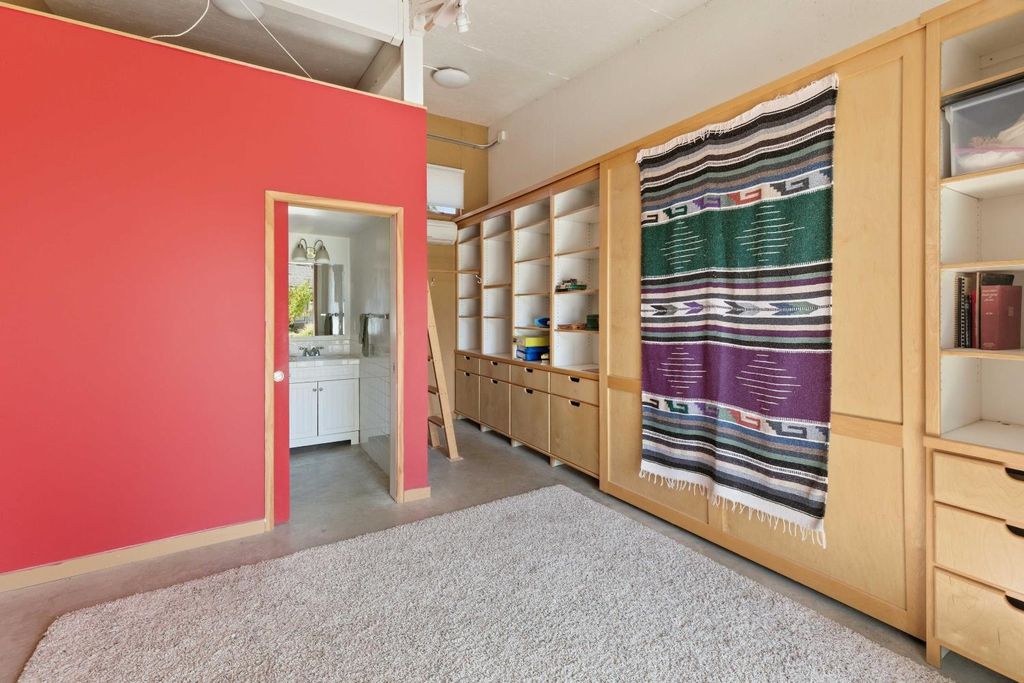 Image 21 of property listing at 1673 Union, Kingsburg, CA 93631