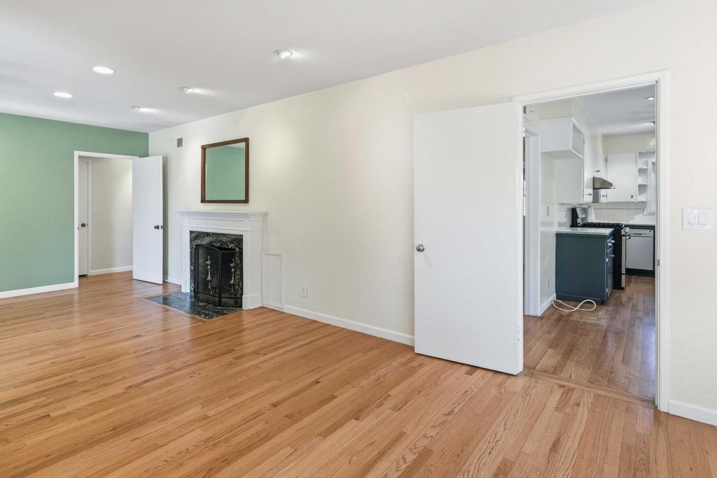 Image 6 of property listing at 1673 Union, Kingsburg, CA 93631