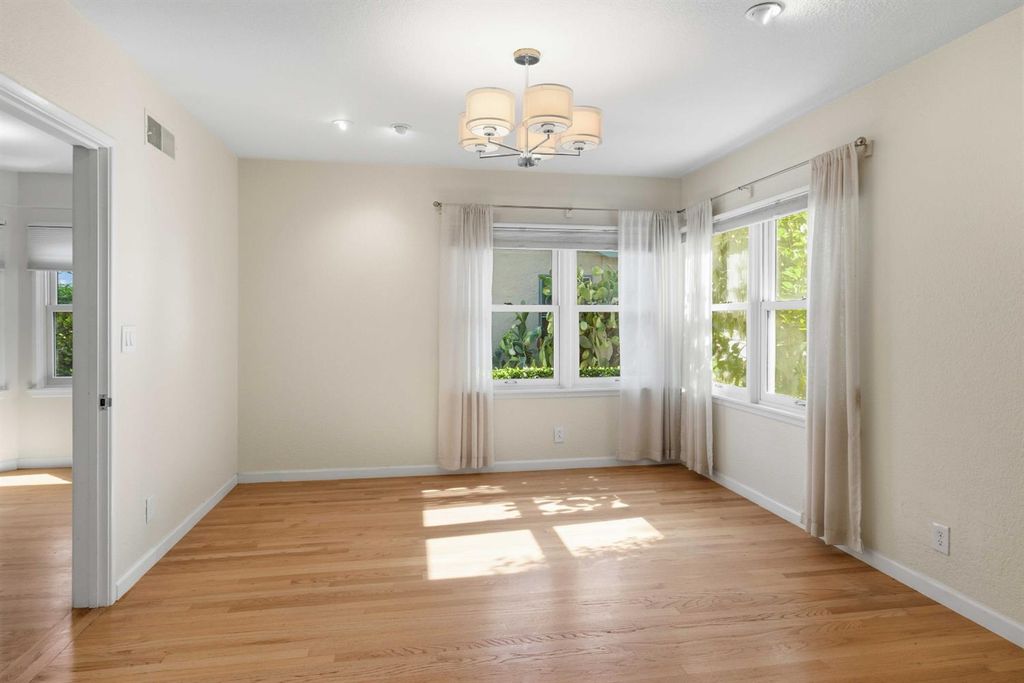 Image 7 of property listing at 1673 Union, Kingsburg, CA 93631