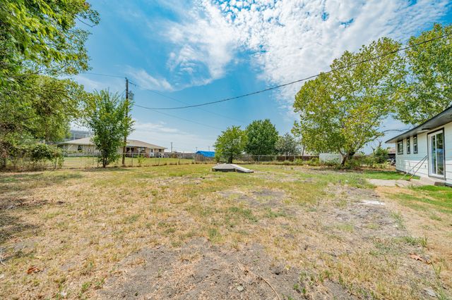 613 Jefferson Avenue, Princeton, TX 75407
