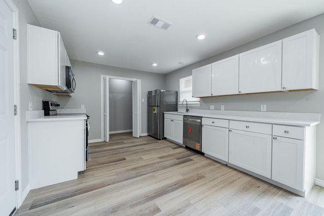 613 Jefferson Avenue, Princeton, TX 75407