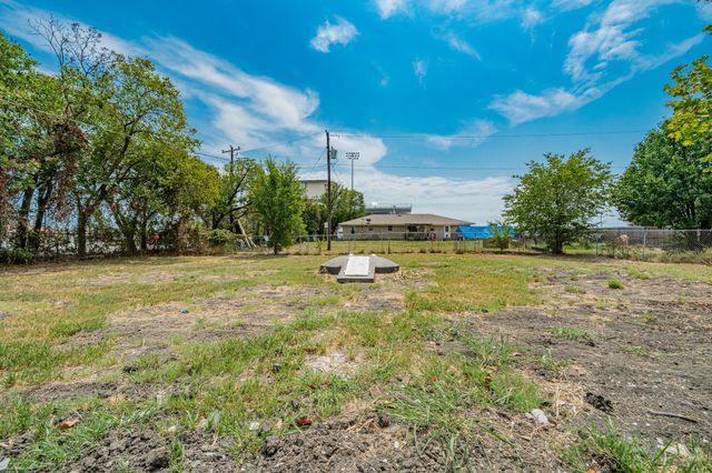 613 Jefferson Avenue, Princeton, TX 75407