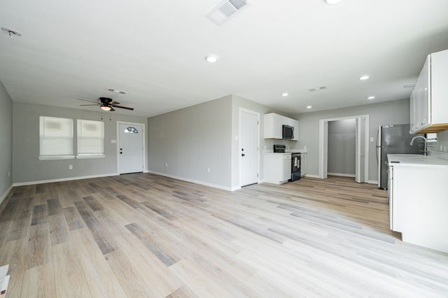 613 Jefferson Avenue, Princeton, TX 75407