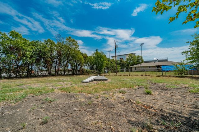 613 Jefferson Avenue, Princeton, TX 75407