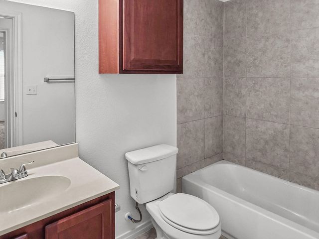 821 E College Avenue, Princeton, TX 75407