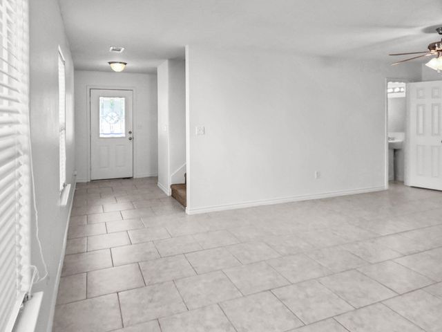 821 E College Avenue, Princeton, TX 75407
