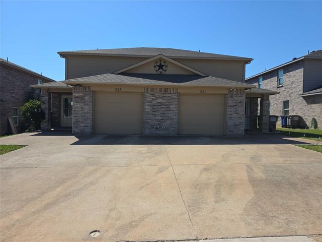 821 E College Avenue, Princeton, TX 75407