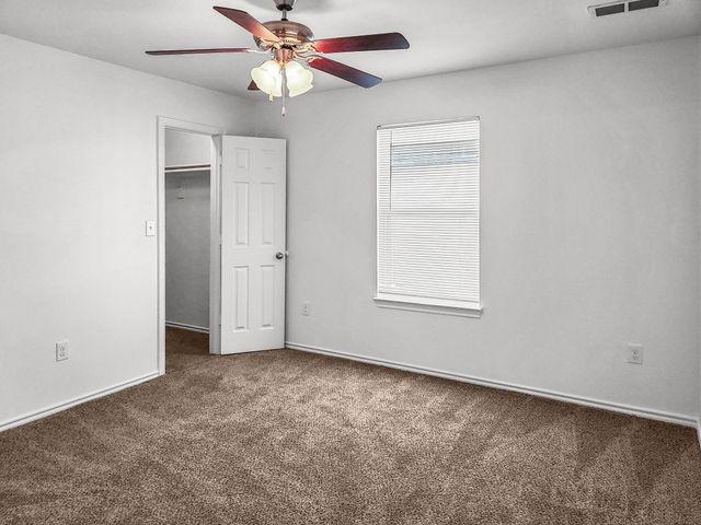 821 E College Avenue, Princeton, TX 75407