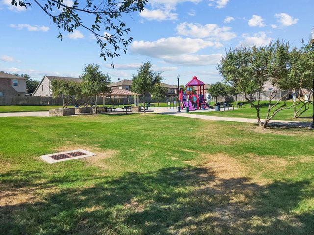 821 E College Avenue, Princeton, TX 75407