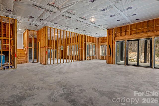 132 Sunridge Avenue, Horse Shoe, NC 28742