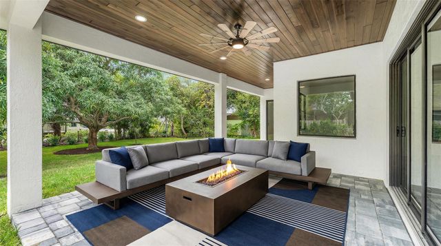 513 SW South Carolina Dr, Stuart, FL 34994