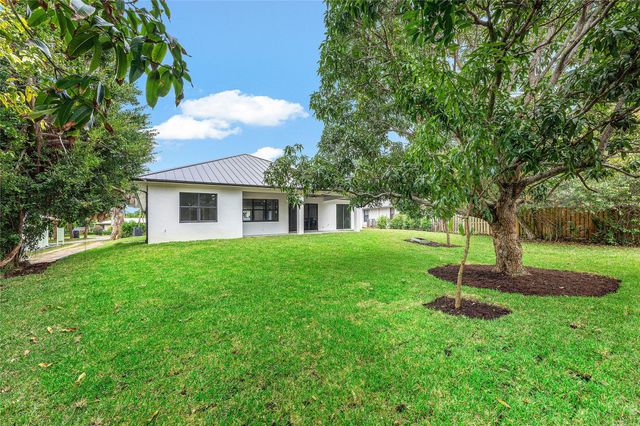 513 SW South Carolina Dr, Stuart, FL 34994