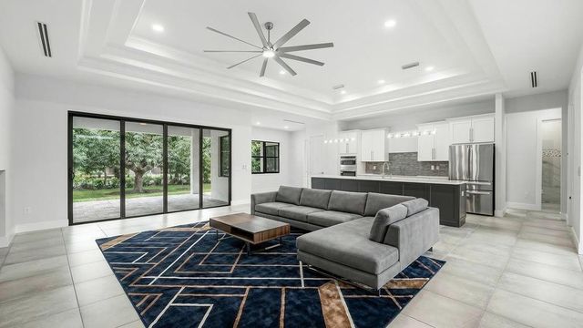 513 SW South Carolina Dr, Stuart, FL 34994