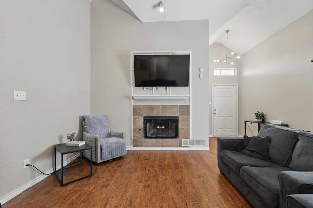 2012 Raven Lane, Lewisville, TX 75077