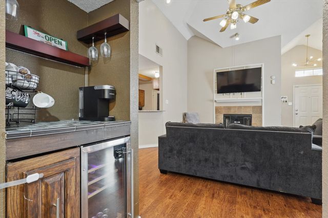 2012 Raven Lane, Lewisville, TX 75077