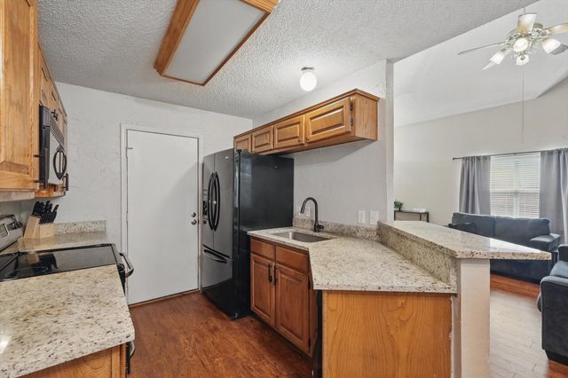 2012 Raven Lane, Lewisville, TX 75077