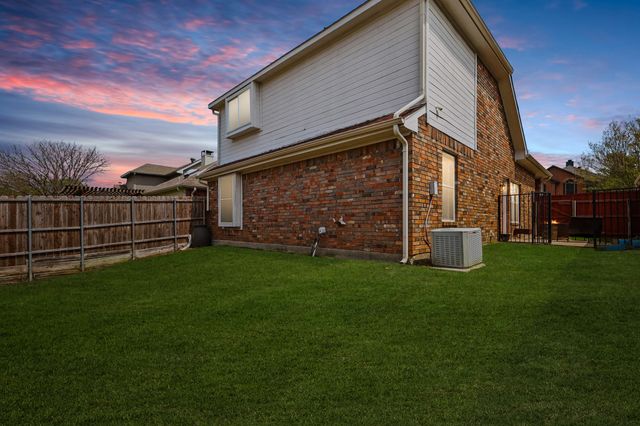 2012 Raven Lane, Lewisville, TX 75077