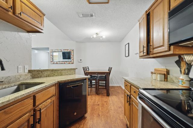 2012 Raven Lane, Lewisville, TX 75077