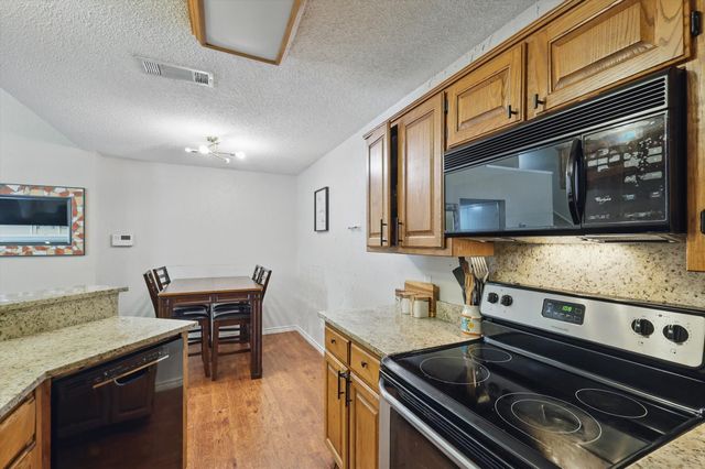 2012 Raven Lane, Lewisville, TX 75077