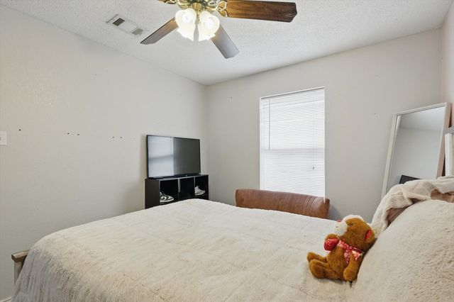 2012 Raven Lane, Lewisville, TX 75077