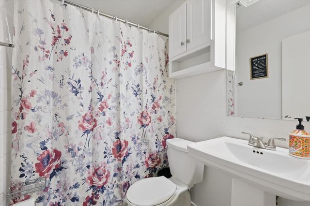 2012 Raven Lane, Lewisville, TX 75077