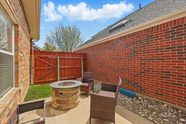 2012 Raven Lane, Lewisville, TX 75077