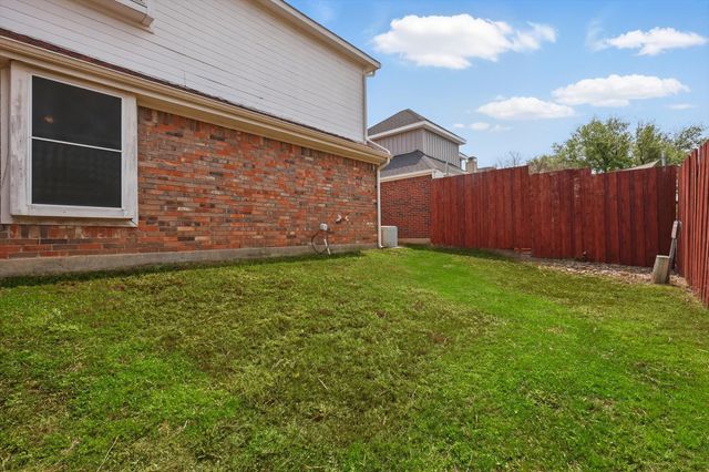2012 Raven Lane, Lewisville, TX 75077