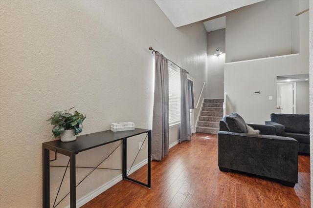 2012 Raven Lane, Lewisville, TX 75077