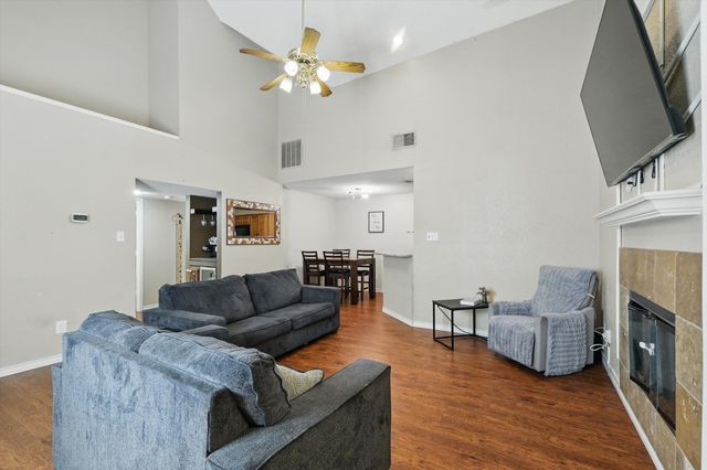 2012 Raven Lane, Lewisville, TX 75077
