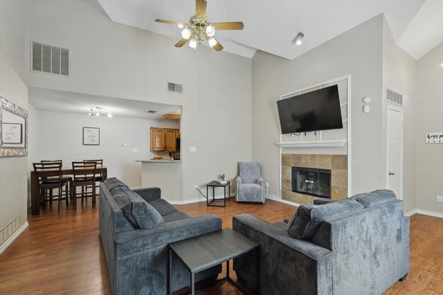 2012 Raven Lane, Lewisville, TX 75077