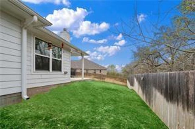 3027 Wolfpack Loop, Bryan, TX 77808