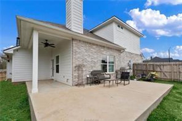 3027 Wolfpack Loop, Bryan, TX 77808