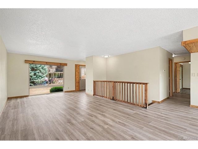 4292 W Pondview Dr, Littleton, CO 80123