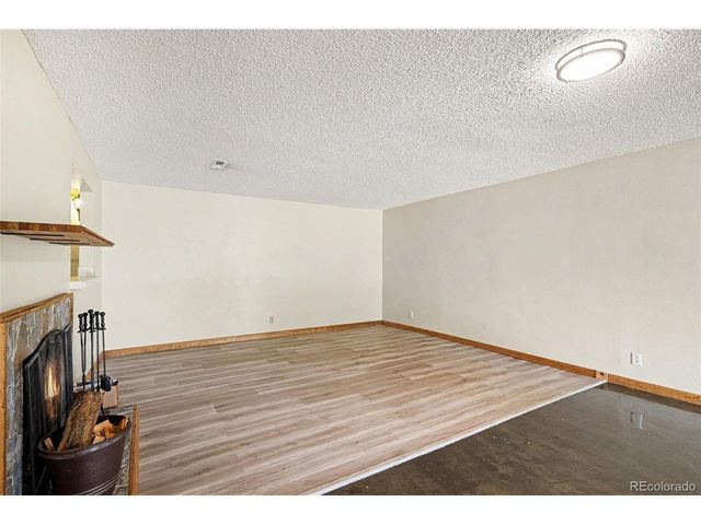 4292 W Pondview Dr, Littleton, CO 80123