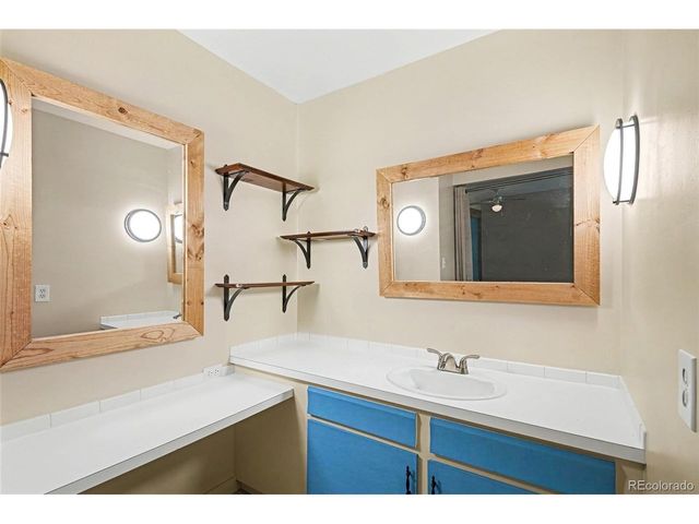 4292 W Pondview Dr, Littleton, CO 80123